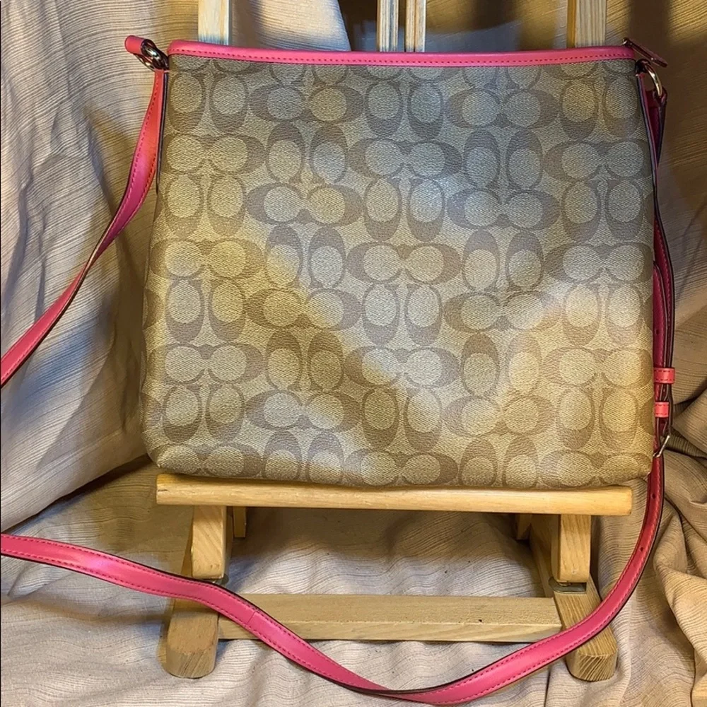 Coach leather crossbody iconic logo GC hardly worn